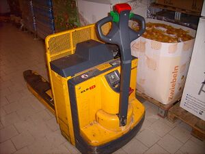 Electric pallet truck "Ant"